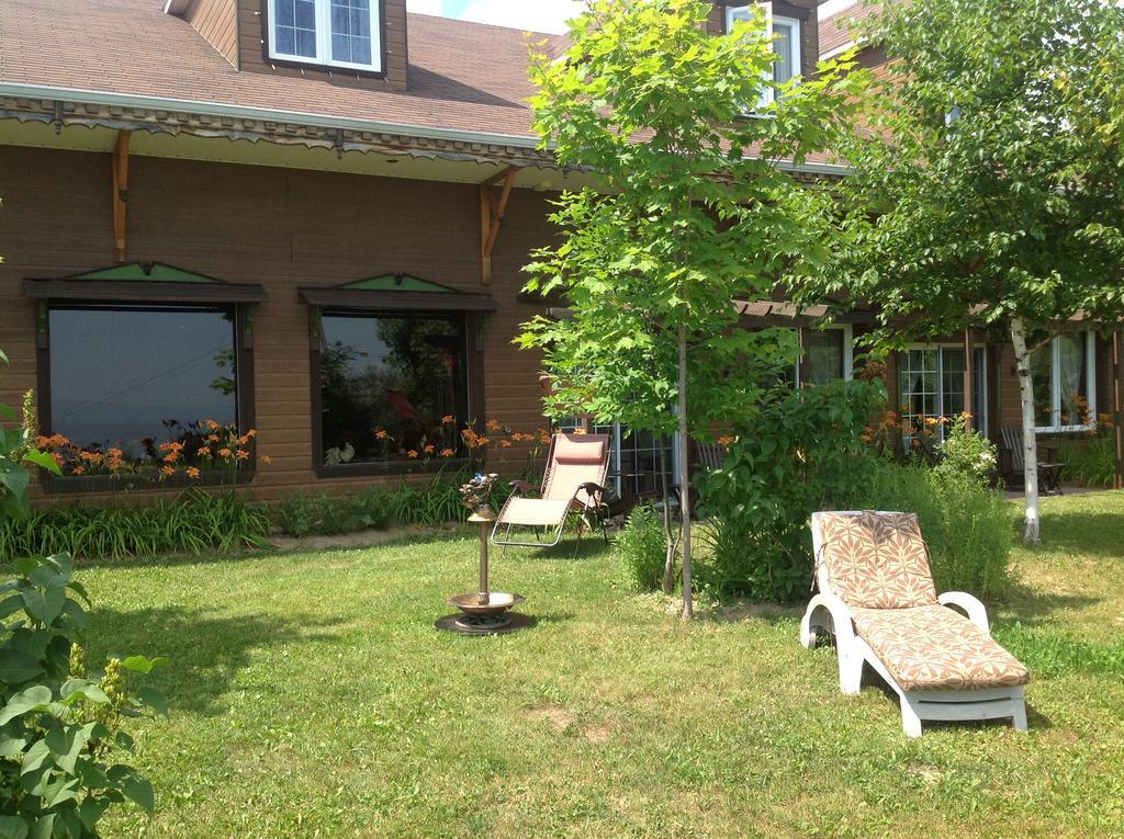 Auberge La Cote d'Or Petite-Riviere-Saint-Francois Exterior foto