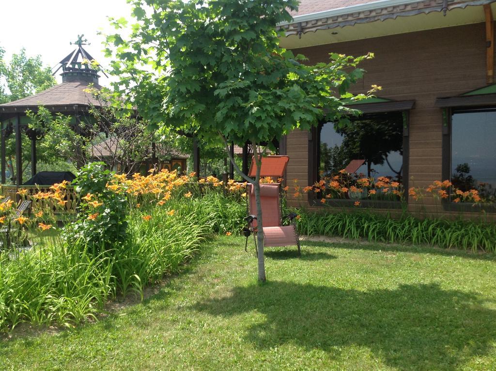 Auberge La Cote d'Or Petite-Riviere-Saint-Francois Exterior foto